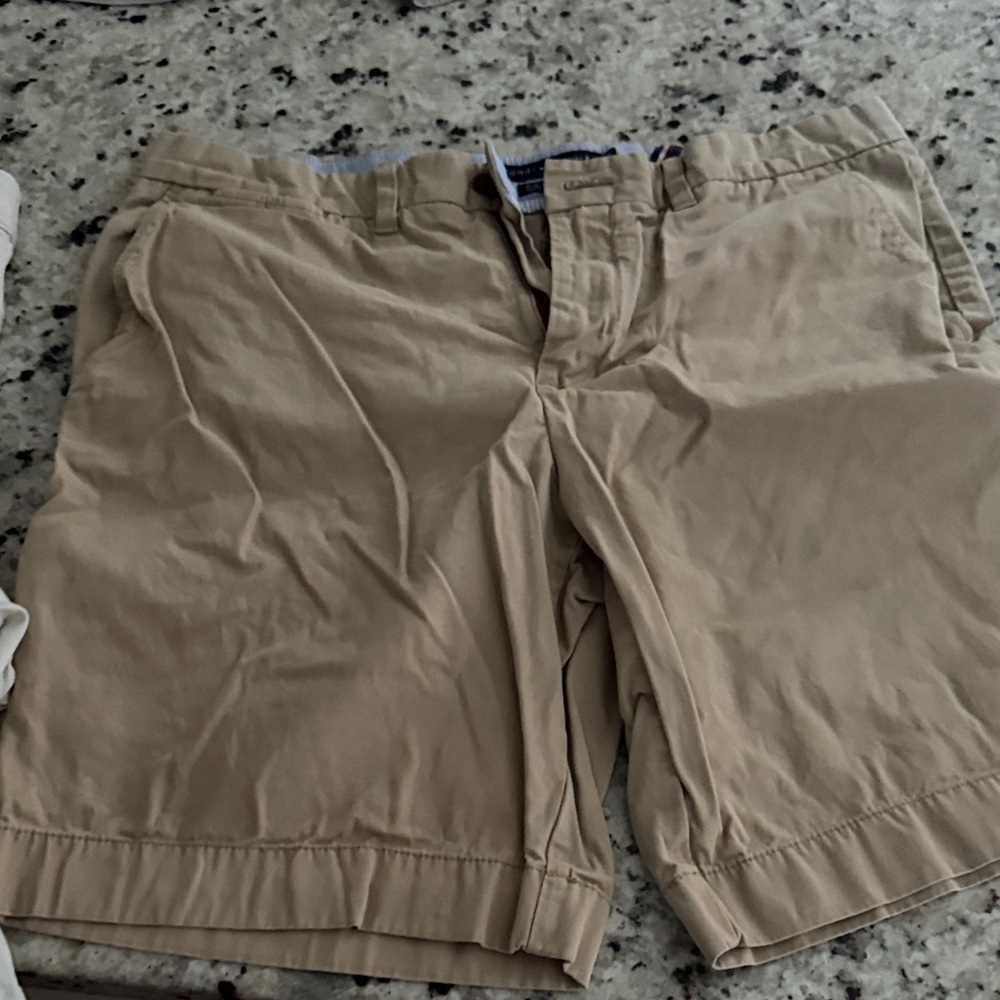 Tommy Hilfiger Men's Khaki Shorts